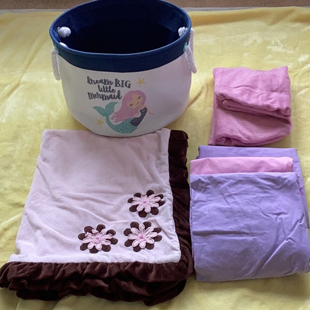 Mermaid Storage Basket with Blanket and Linens